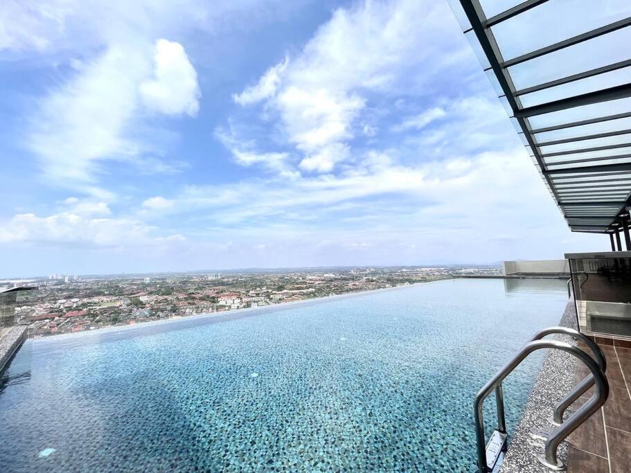 Ins Suite @ The Quartz Residence-Infinity Pool 말라카 외부 사진