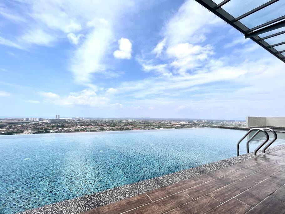 Ins Suite @ The Quartz Residence-Infinity Pool 말라카 외부 사진